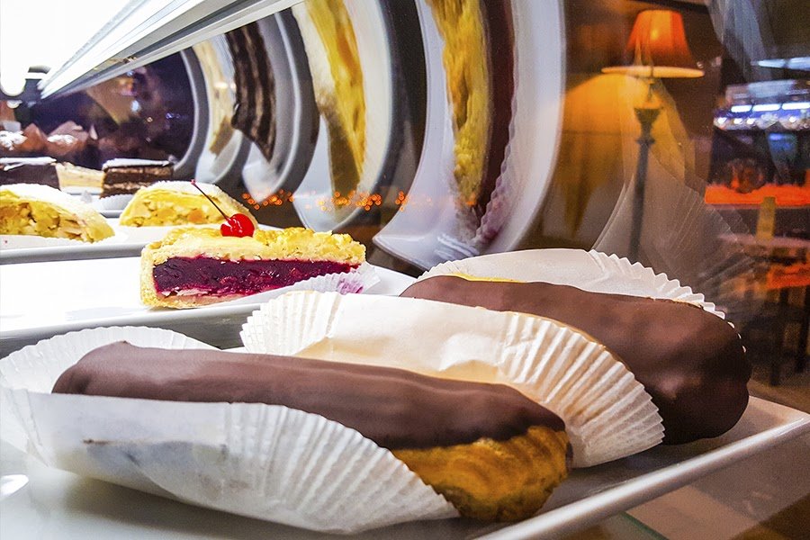 Cafe "Cosmos" гостиницы «Космос» в Москве