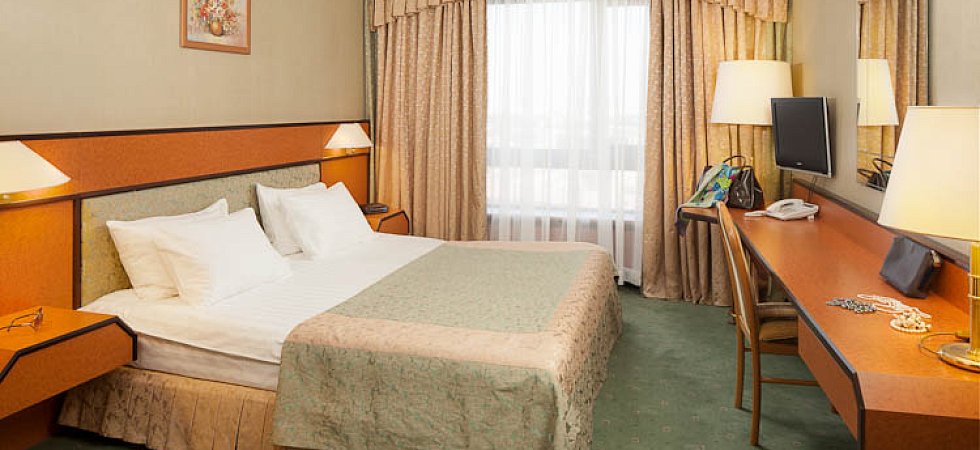 Cosmos royal hotel. Гостиница космос Люкс-Гранд представительский. Гостиница космос Москва. Гостиница космос Москва номера. Гостиница космос Москва номер комфорт