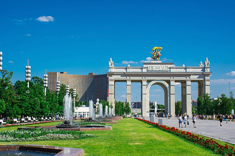Снять номер в отеле в центре Москвы