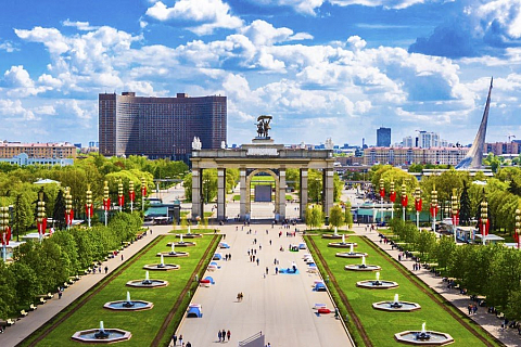 Самая большая гостиница Москвы
